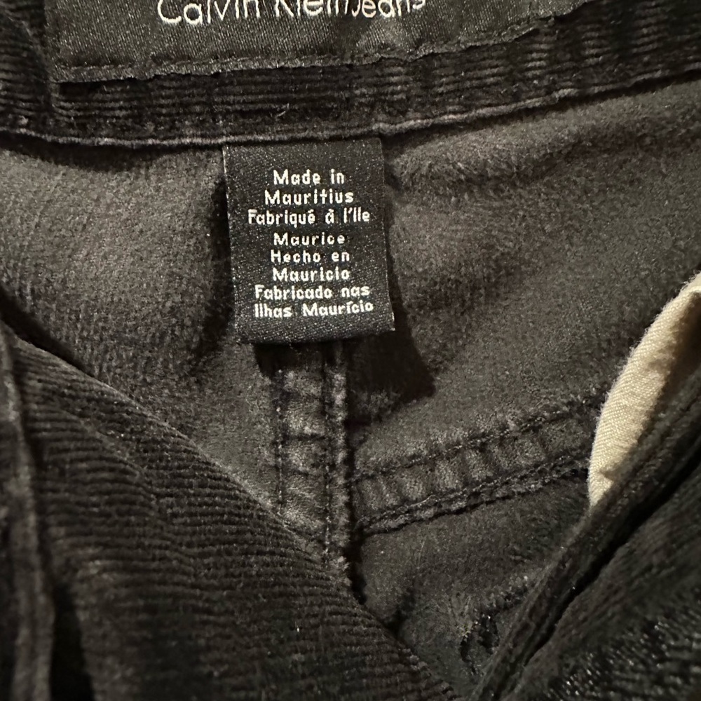 Calvin Klein black corduroy jeans, women’s size 6 - Picture 4 of 5